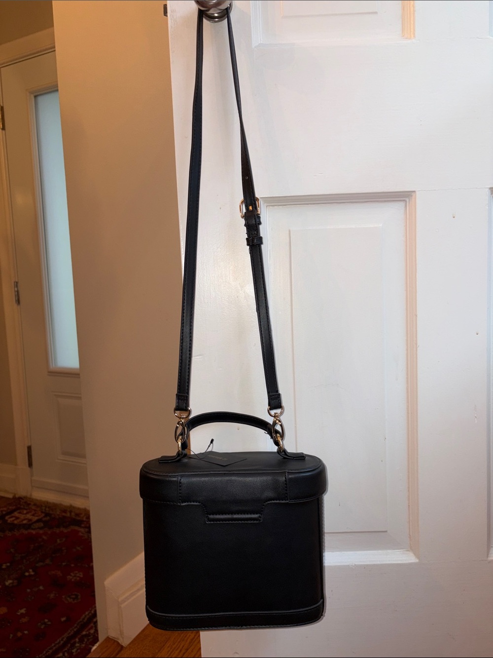 Forever 21 Black Faux-Leather Crossbody Vanity Bag with Gold Hardware - Picture 10 of 12